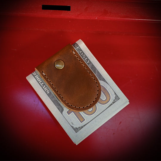 Magnetic Money Clip - Brown Leather - Cash - Lifestyle
